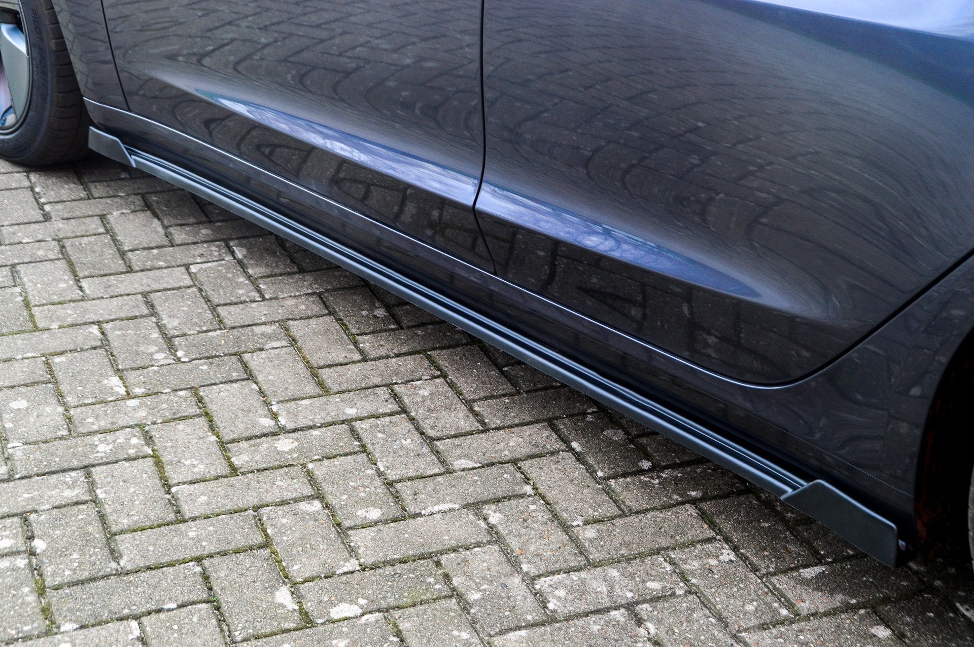 CUP Seitenschweller mit Wing vorne + hinten für Tesla Model 3 ab Bj. 2017-