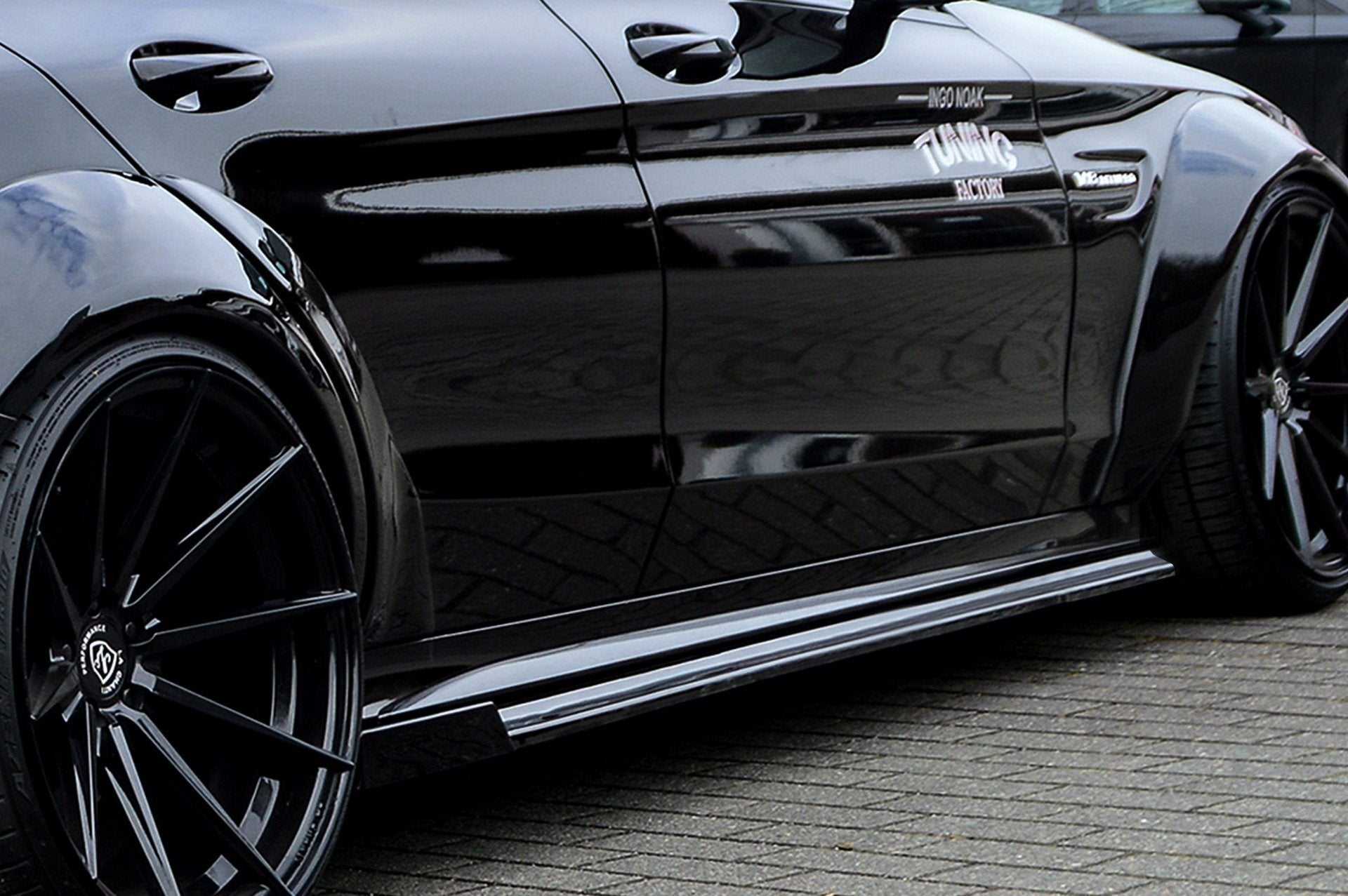 Cup Seitenschweller mit Wing hinten für Mercedes C-Klasse C63AMG+S