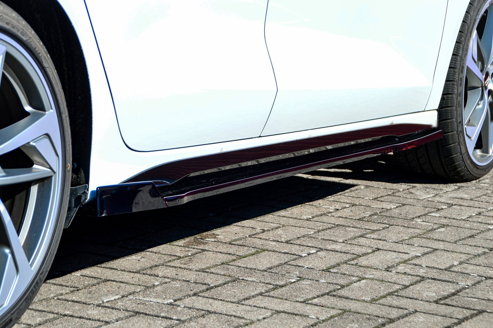 CUP Seitenschweller mit Wing hinten für Audi A3 8Y S-Line + S3