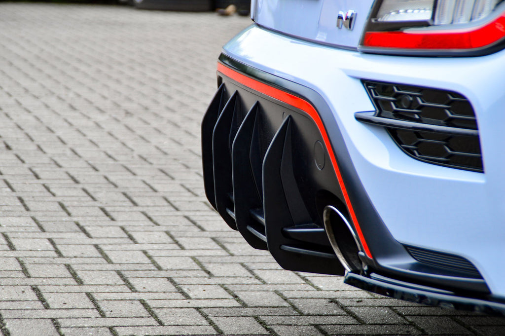Racing Heckansatz für Hyundai Kona N ab 2020, in schwarzem Kunststoff, mit sportlichem Design, von Ingo Noak Tuning