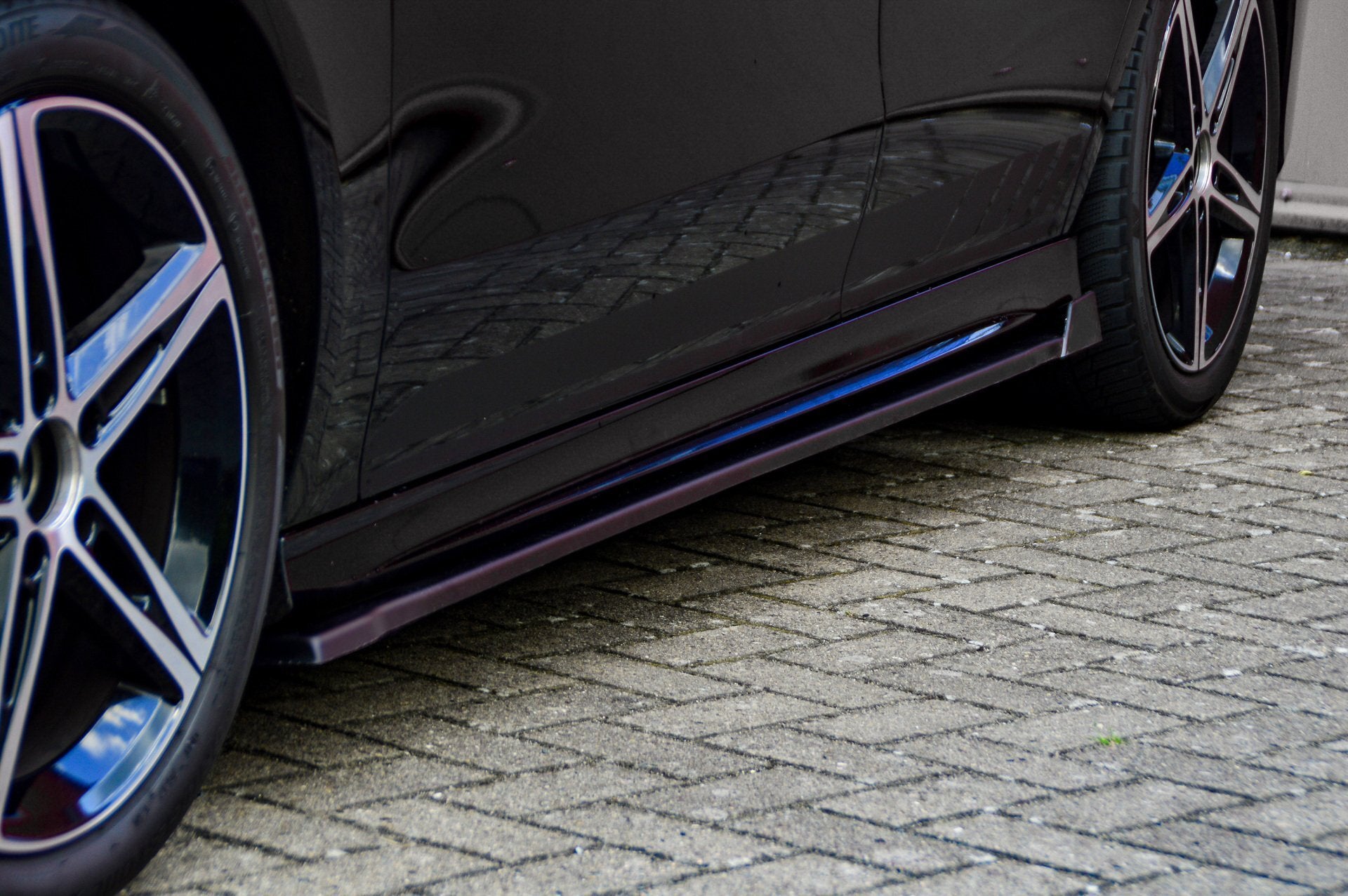 CUP Seitenschweller mit Wing hinten für Mercedes CLA X118 C118 AMG-Line ab Bj.:2019-