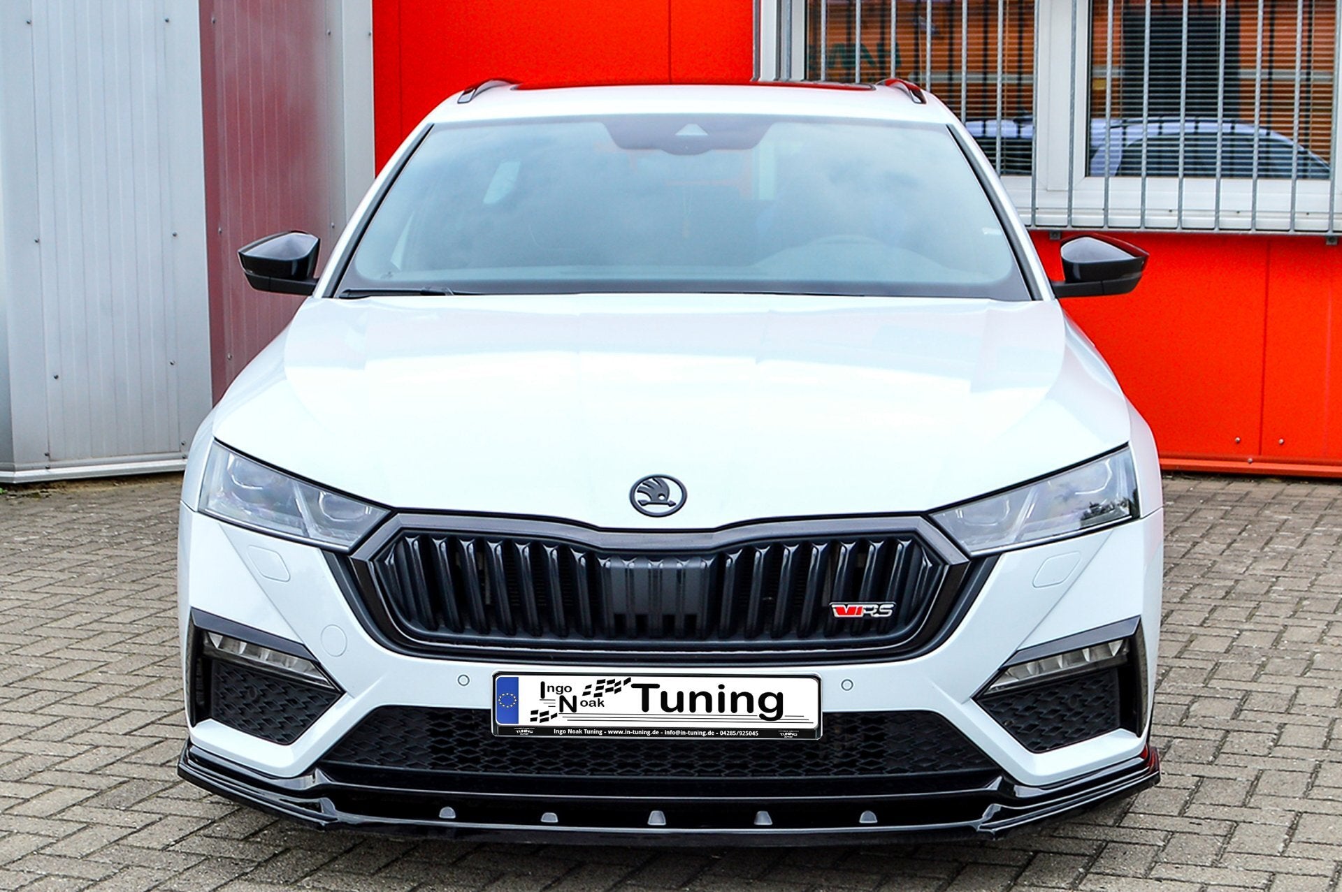 Frontspoilerlippe für Skoda Octavia RS NX ab 2020, Ingo Noak Tuning, aus hochwertigem Material, zeigt die aerodynamische Fahrzeugfront
