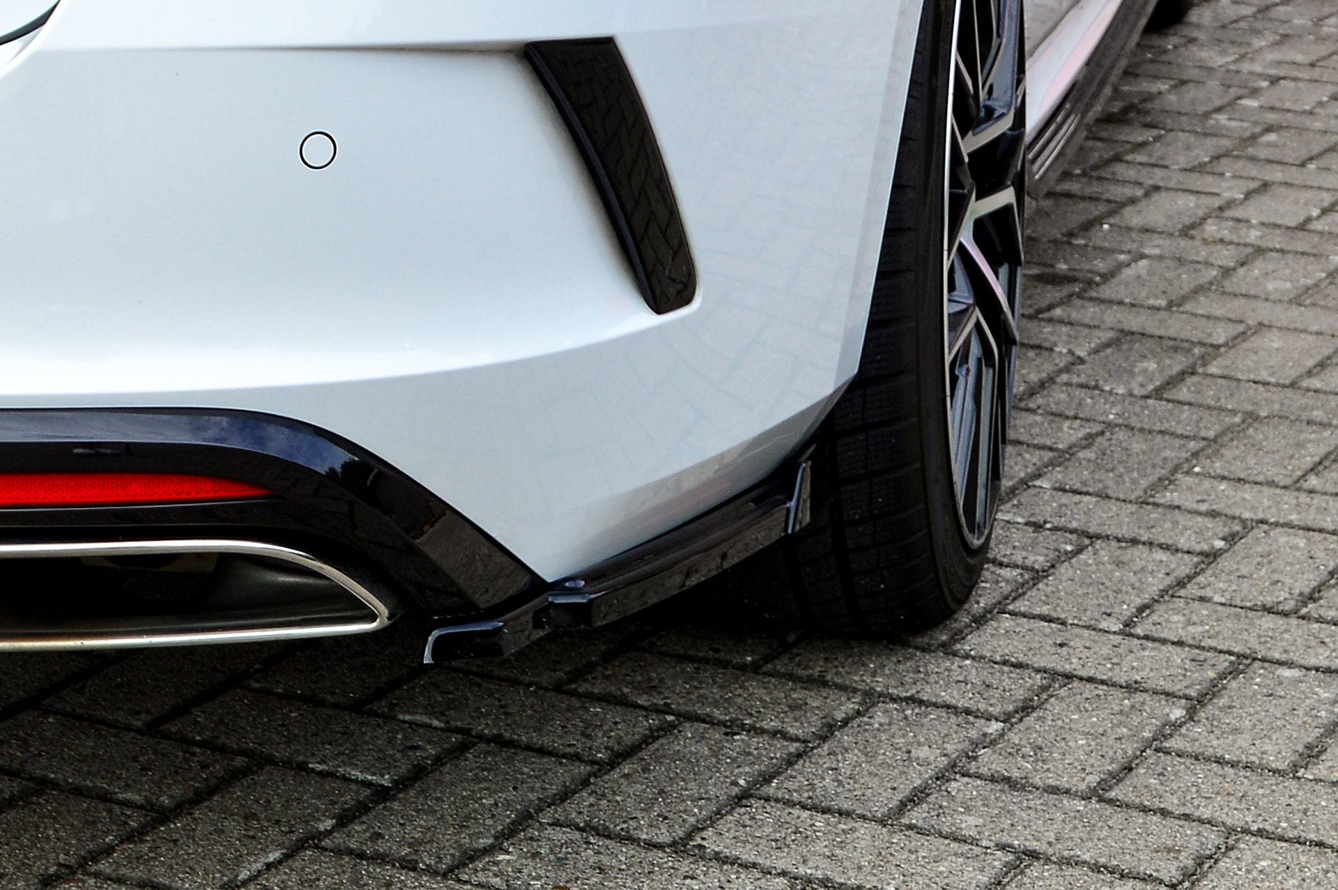 Heckansatz Seitenteile mit Wingsaus ABS für Skoda Octavia RS NX