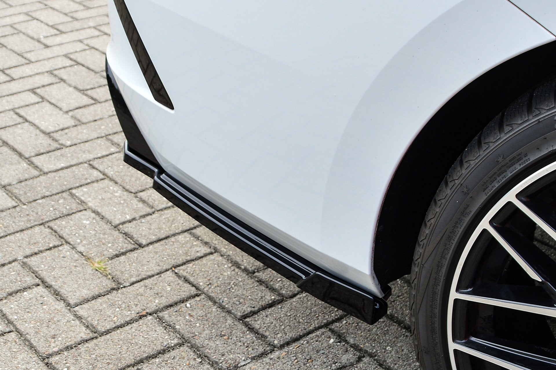 Heckansatz Seitenteile mit Wingsaus ABS für Skoda Octavia RS NX