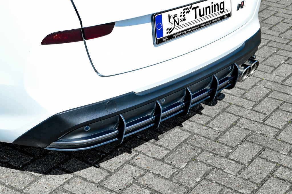 Racing-Heckansatz für Hyundai i30 N-Line Kombi ab 2021, von Ingo Noak Tuning, aus hochwertigem Material sichtbar auf dem Bild