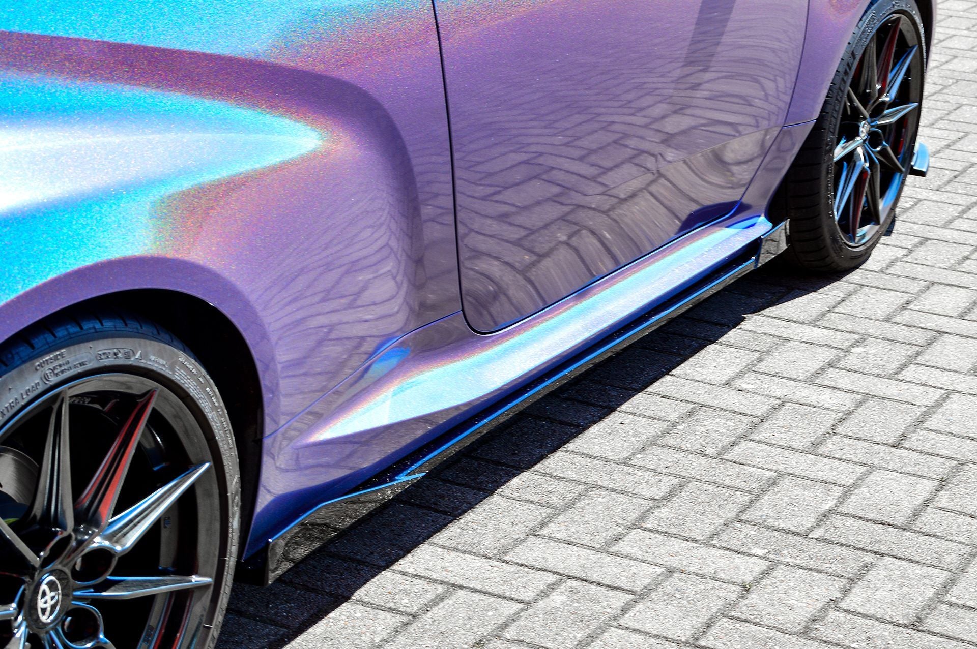 Seitenschweller mit Wings vorne und hinten für Toyota Yaris GR