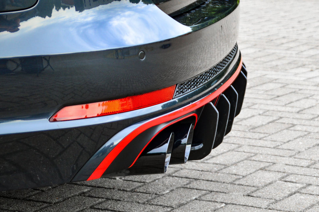 Gefräster ABS-Heckansatz für Audi S4 B9, in hochwertigem Design von Ingo Noak Tuning, zeigt die detaillierte Oberfläche.