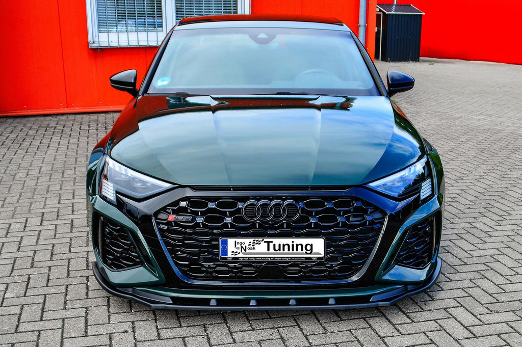 Frontspoilerlippe für Audi RS3 8Y, Tuning-Teil von Ingo Noak Tuning, zeigt die aerodynamische Fahrzeugfront.