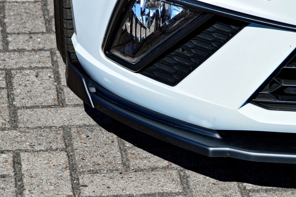 Frontspoiler Cuplippe mit Wings für Seat Ibiza 6F KJ Vorfacelift von Ingo Noak Tuning, zeigt die aerodynamische Frontpartie