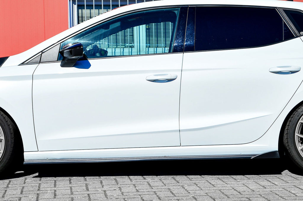 Seitenschweller mit Wings für Seat Ibiza 6F, Ingo Noak Tuning, hochwertiges Tuning-Teil für sportliches Aussehen