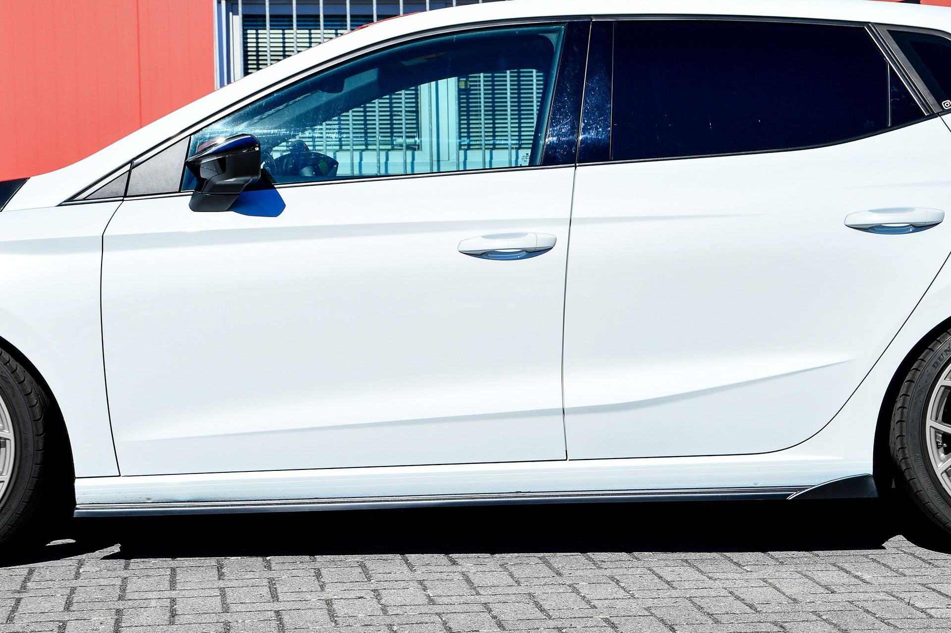 Seitenschweller mit Wings für Seat Ibiza 6F, Ingo Noak Tuning, hochwertiges Tuning-Teil für sportliches Aussehen
