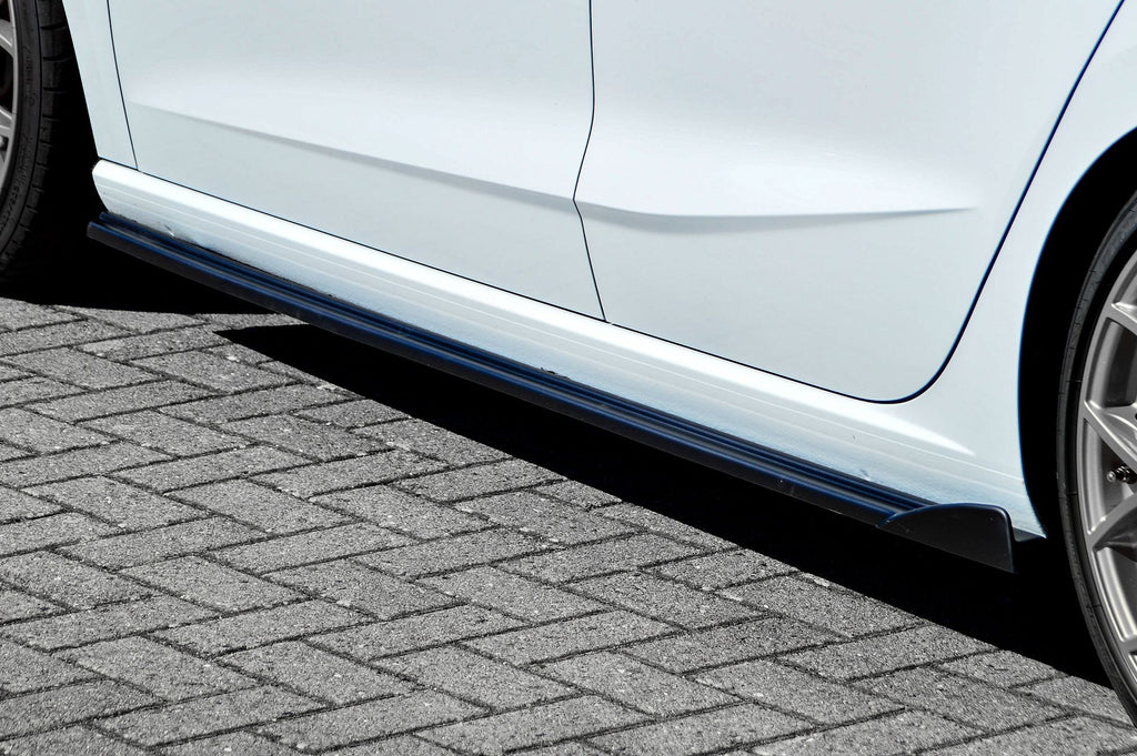 Seitenschweller mit Wings für Seat Ibiza 6F, Ingo Noak Tuning, aerodynamisches Design, passend für Fahrzeugmodifikationen
