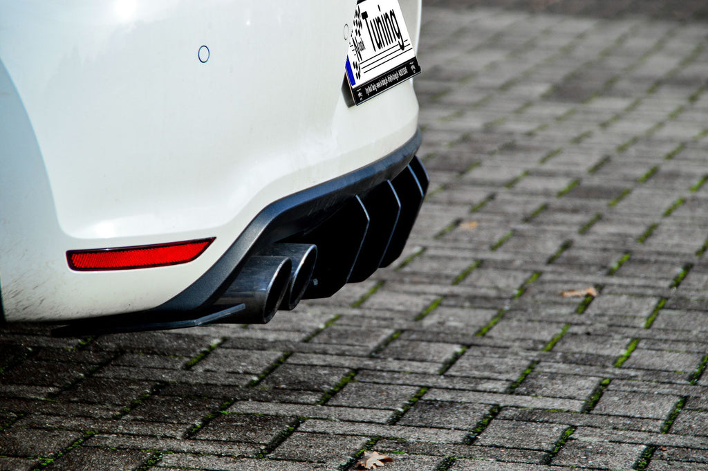 Gefräster Heckansatz für VW Polo GTI 6R von Ingo Noak Tuning, zeigt detailreiche Verarbeitung und sportliches Design
