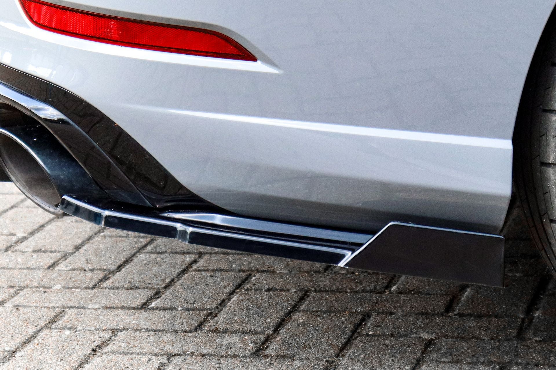 Heckansatz Seitenteile mit Wings für Audi RS3 8V Facelift Limousine