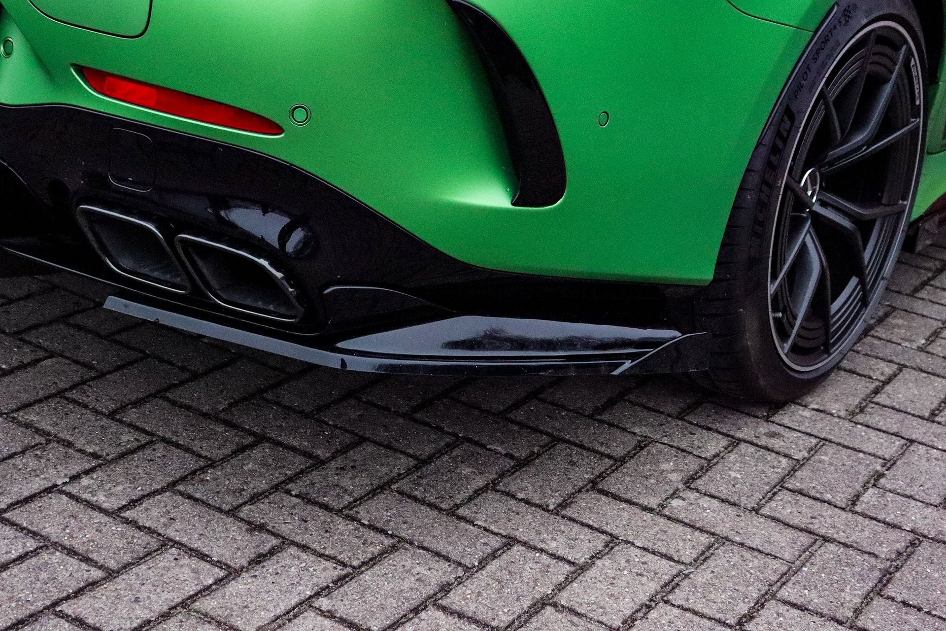 Heckansatz Seitenteile mit Wings für Mercedes AMG GT 63S X290