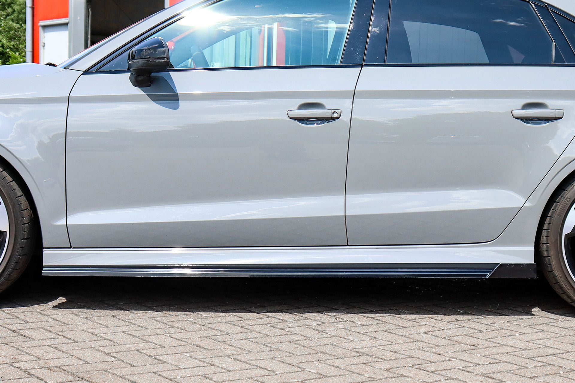 Seitenschweller mit Wings hinten für Audi A3 8VS S3 + RS3 Limousine