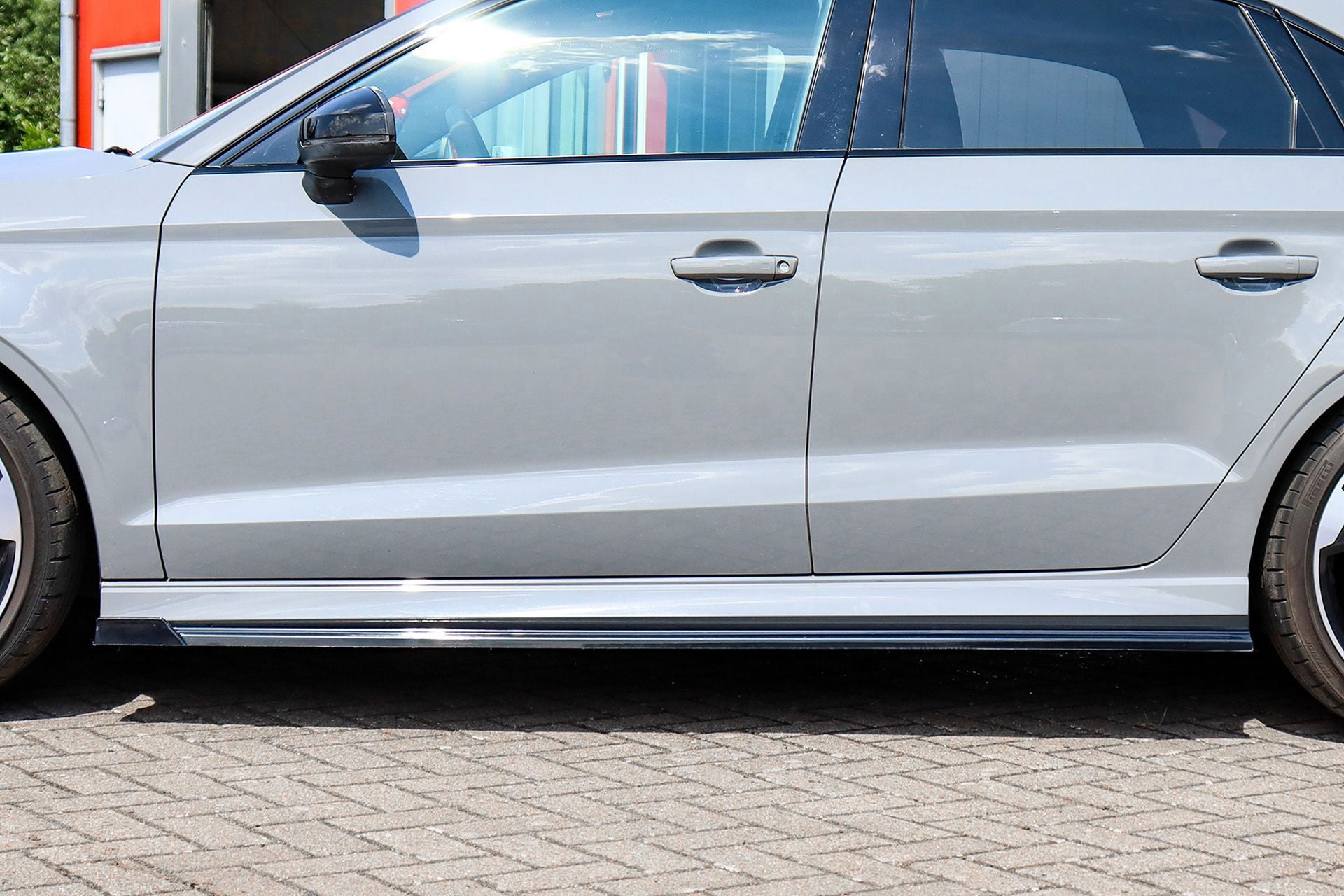 Seitenschweller mit Wings vorne für Audi A3 8VS S3 + RS3 Limousine