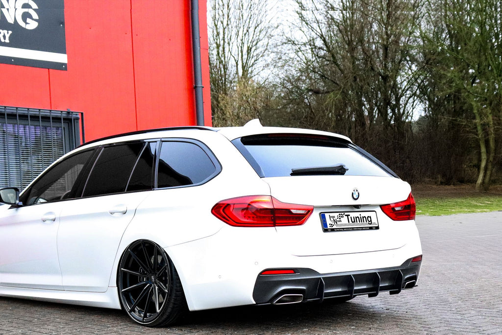 Gefräster Heckansatz für BMW 5er G30 G31 mit M-Paket, Ingo Noak Tuning, aus hochwertigem Material, zeigt die Lackierung und Design.
