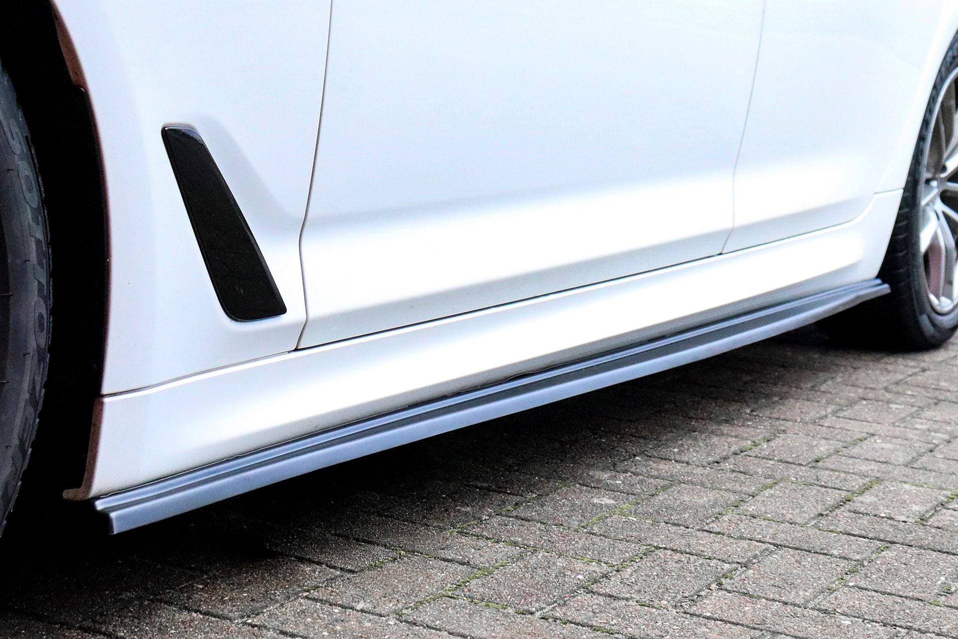 Seitenschweller im Cup Look für BMW 5er G30 G31 mit M-Paket