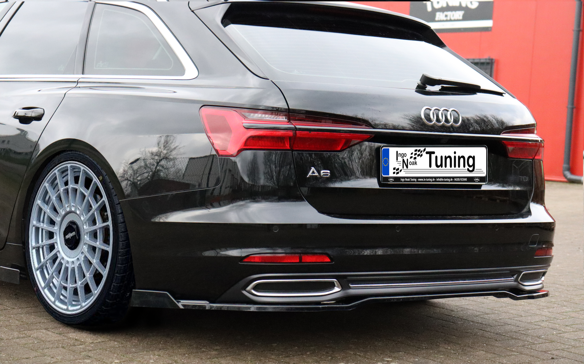 Heckansatz aus ABS mit seitlichem Wing auch für Fahrzeuge mit AHK, für Audi A6 C8 F2 ab Bj. 2018-2023