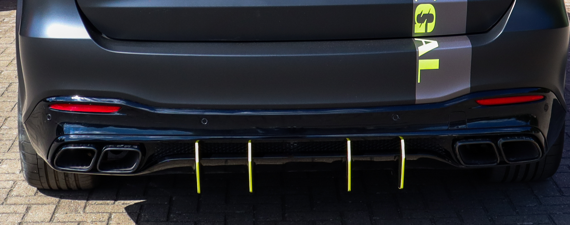 Gefräster Heckansatz mit Finnen für Mercedes GLS 63 AMG 4 Matic