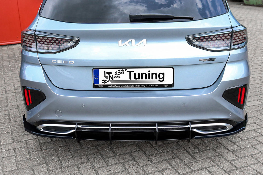 Seitenteile mit Wing und gefräßtem Heckansatz aus ABS für Kia Ceed, Tuning-Optik, von Ingo Noak Tuning, montiert auf dem Fahrzeug