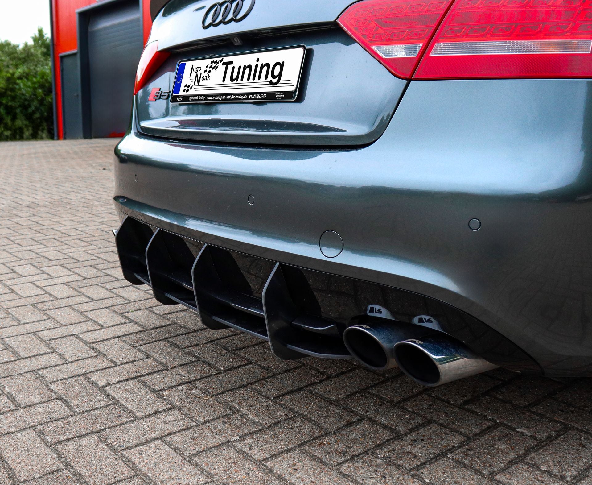 Gefräßter ABS-Heckansatz mit Finnen für Audi S5 B8, Ingo Noak Tuning, detailreiche Verkleidung für sportliches Design