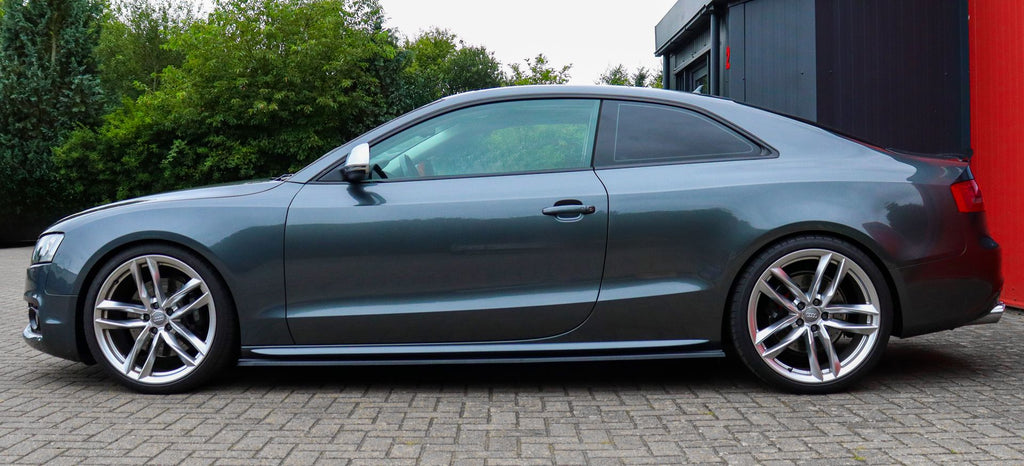 Seitenschweller aus ABS für Audi A5 B8 S-Line, Ingo Noak Tuning, sichtbarer schwarzer Frontbereich mit integrierten Designdetails