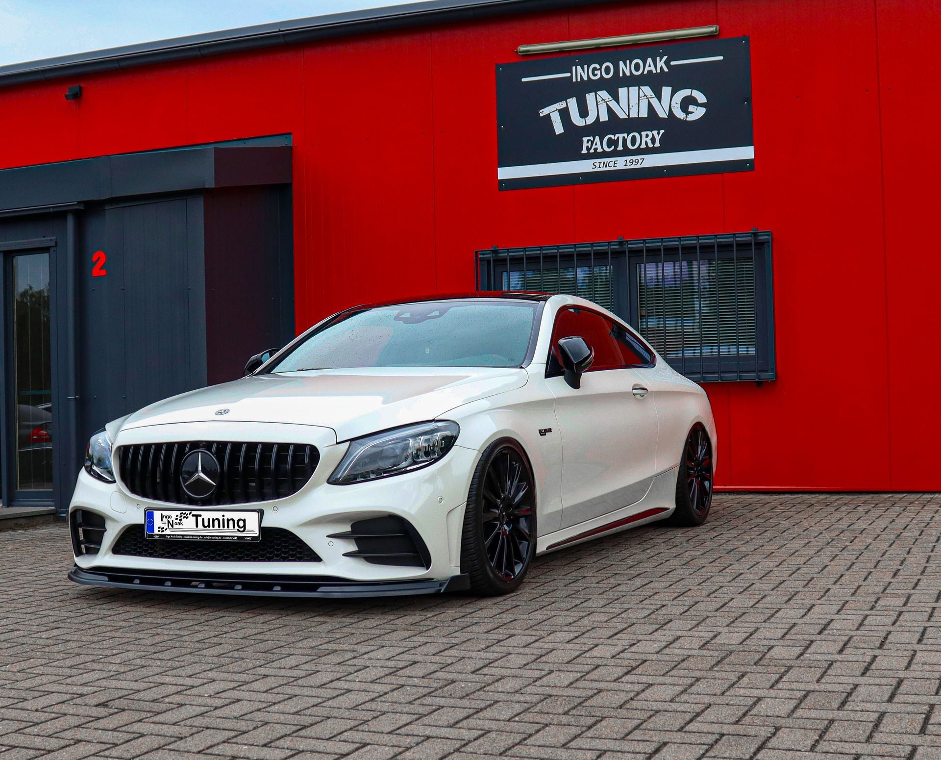 Cuplippe Frontspoilerlippe mit Wings aus ABS für Mercedes Benz C43 AMG Facelift