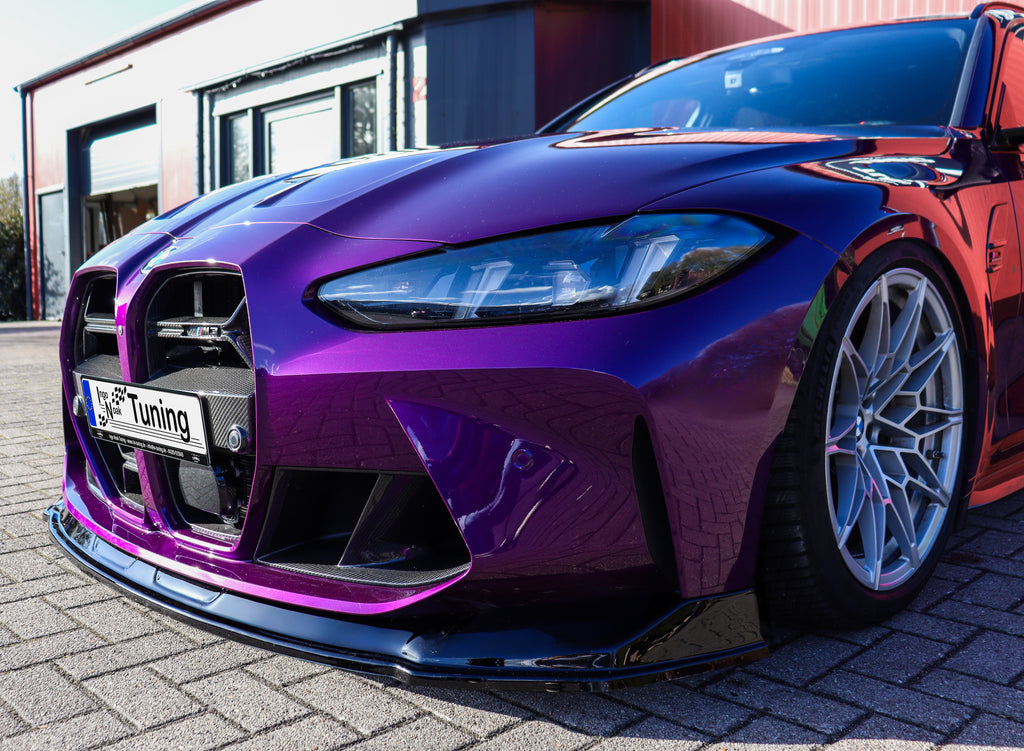 Frontspoilerlippe für BMW M3 G80/G81 von Ingo Noak Tuning, aus ABS, zeigt die sportliche Fahrzeugfront.