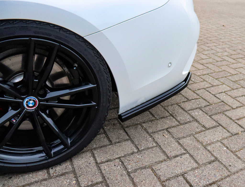 Heckansatz Seitenteile für BMW 3er G20/21 M340i, Ingo Noak Tuning, schwarze Kunststoff-Optik, für verbessertes Fahrzeugdesign