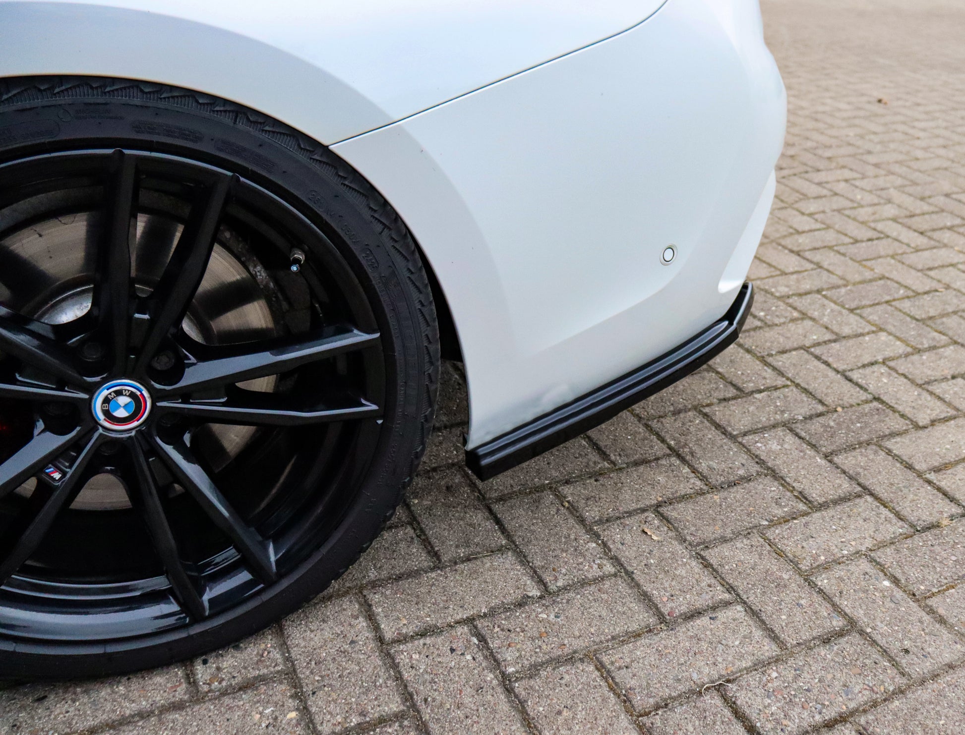 Heckansatz Seitenteile für BMW 3er G20/21 M340i, Ingo Noak Tuning, schwarze Kunststoff-Optik, für verbessertes Fahrzeugdesign