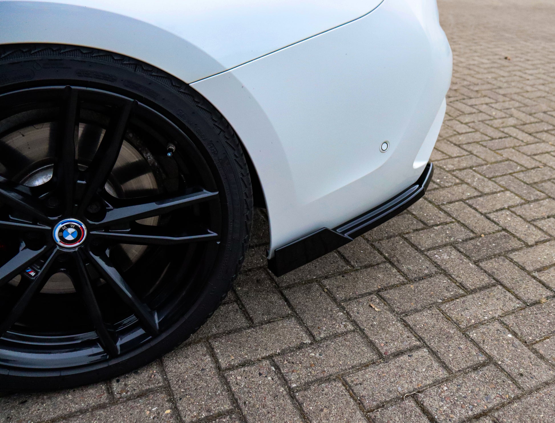 Seitenteile mit Wings für BMW 3er G20/21 M340i, Ingo Noak Tuning, aerodynamischer Heckansatz aus ABS