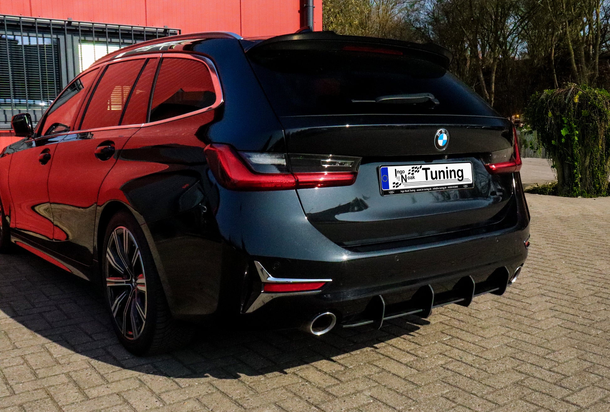 Gefräster Heckansatz für BMW 3er G20/G21 ohne M-Paket von Ingo Noak Tuning, in schwarzer ABS-Optik.