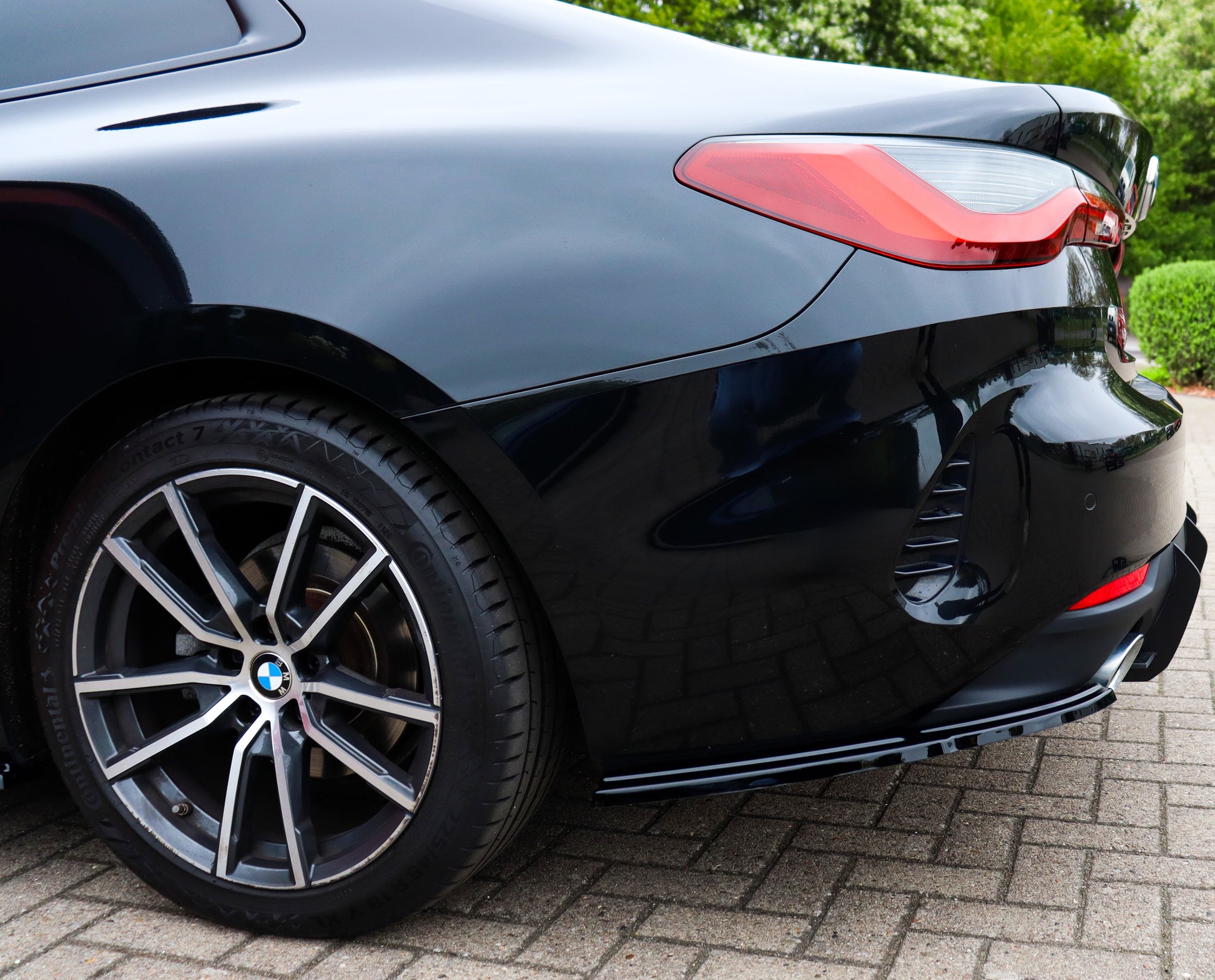 Seitenteile für BMW 4er G22/G23 ohne M-Paket, Heckansatz von Ingo Noak Tuning, aus ABS-Kunststoff gefertigt.