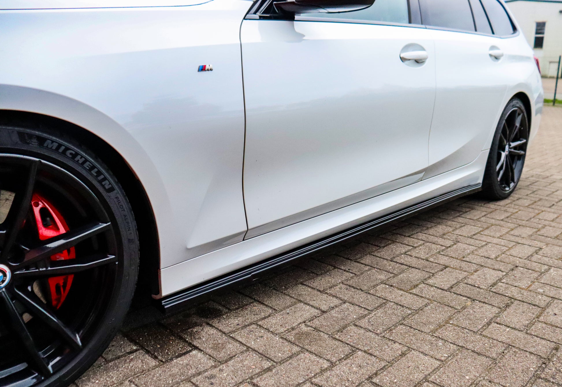 Seitenschweller aus ABS für BMW 3er G20/21 ohne M-Paket, Ingo Noak Tuning, sichtbar auf dem Fahrzeug montiert