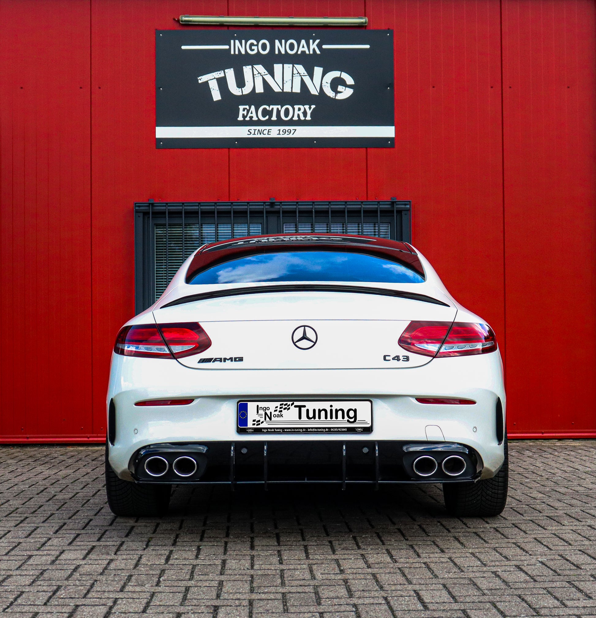 Gefräster ABS-Heckansatz Diffusor für Mercedes-Benz C43 AMG Facelift, Ingo Noak Tuning, zeigt den sportlichen Heckabschluss