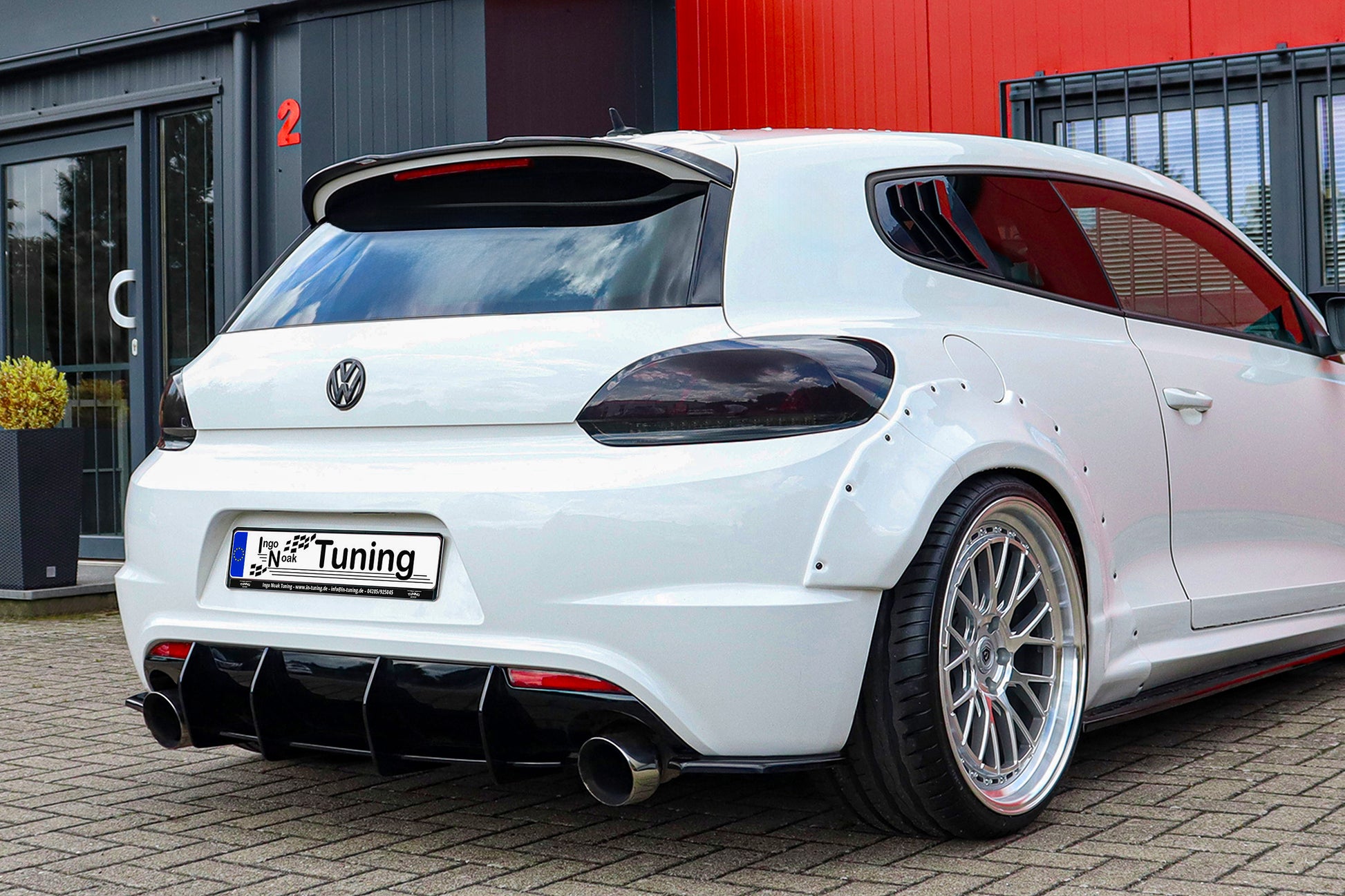 Gefräster Heckansatz mit Finnen V2 für VW Scirocco R Facelift, Ingo Noak Tuning, aus ABS-Kunststoff, im Fahrzeug montiert