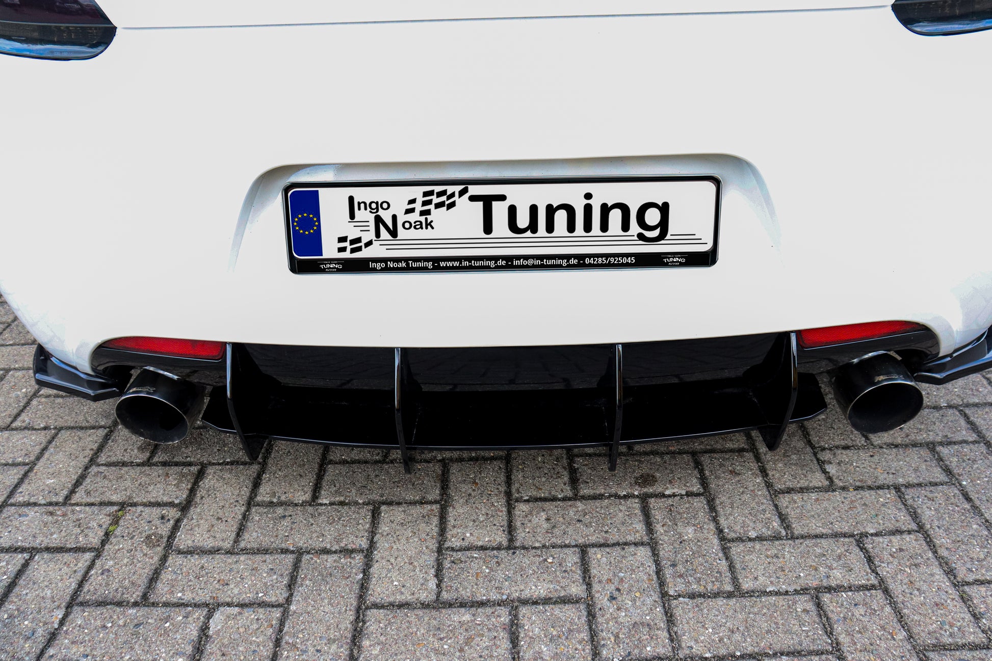 Gefräster Heckansatz mit Finnen V2 für VW Scirocco R Facelift von Ingo Noak Tuning, in schwarz mit aerodynamischem Design