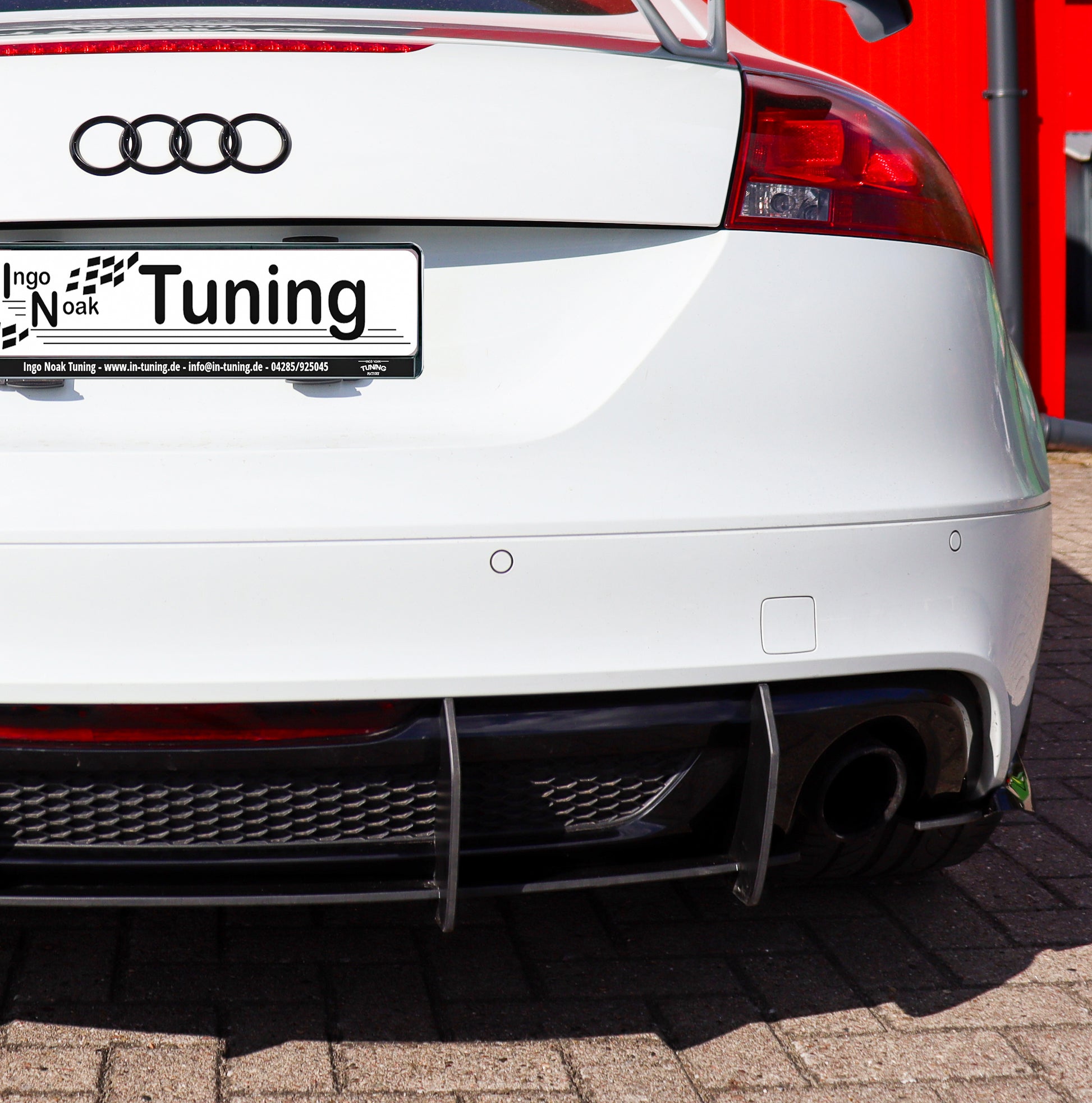 Heckansatz Seitenteile für Audi TT 8J S-Line Competition, Ingo Noak Tuning, in Blau mit sichtbaren Seitenteilen