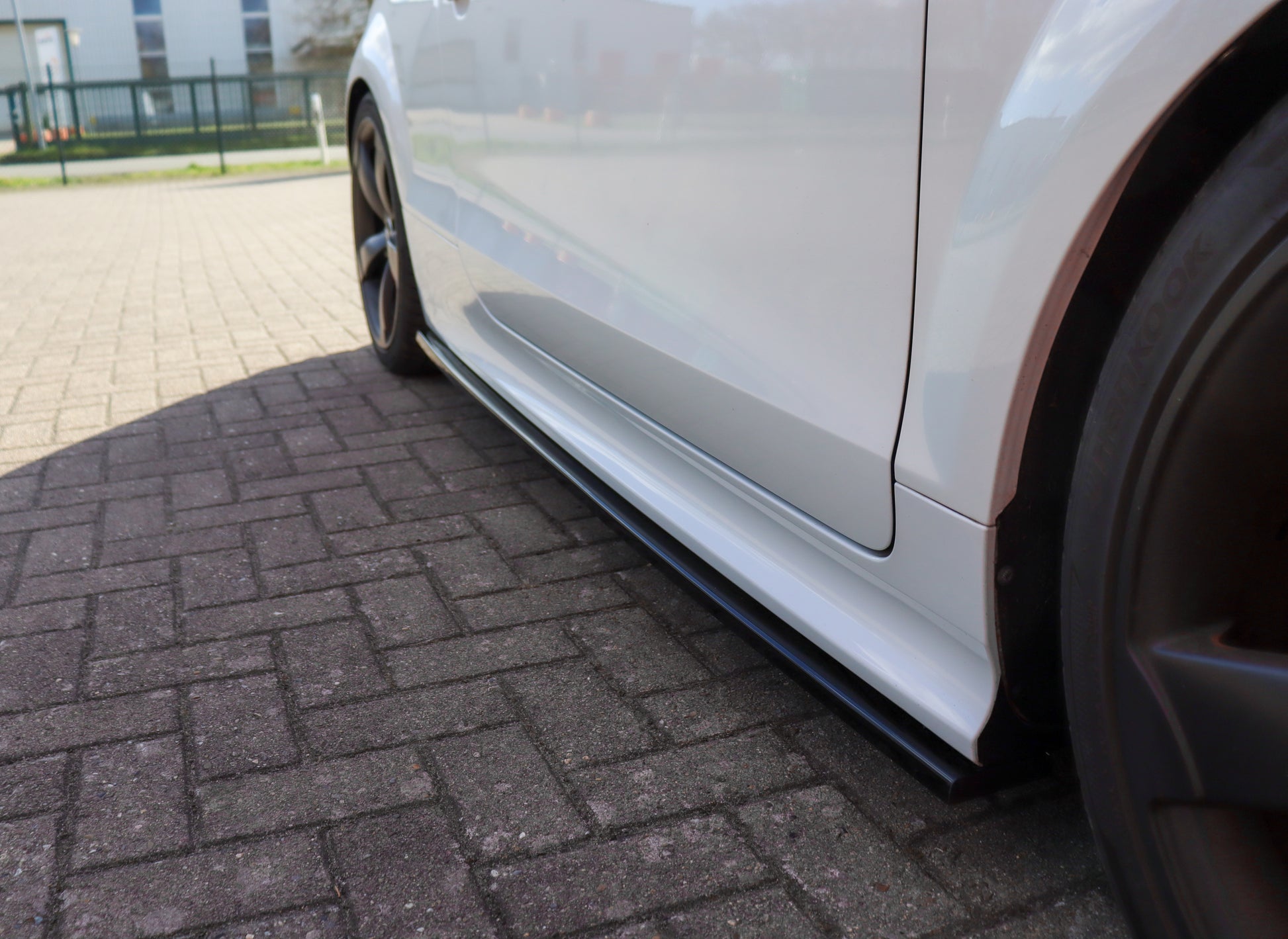 Seitenschweller im Cup Look für Audi TT 8J mit S-Line, Ingo Noak Tuning, aus ABS-Kunststoff, sichtbare Details und Designmerkmale